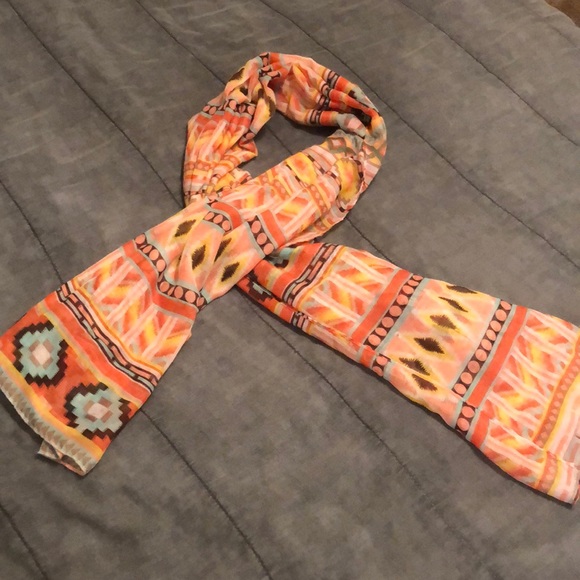 Unique scarf - Picture 2 of 2